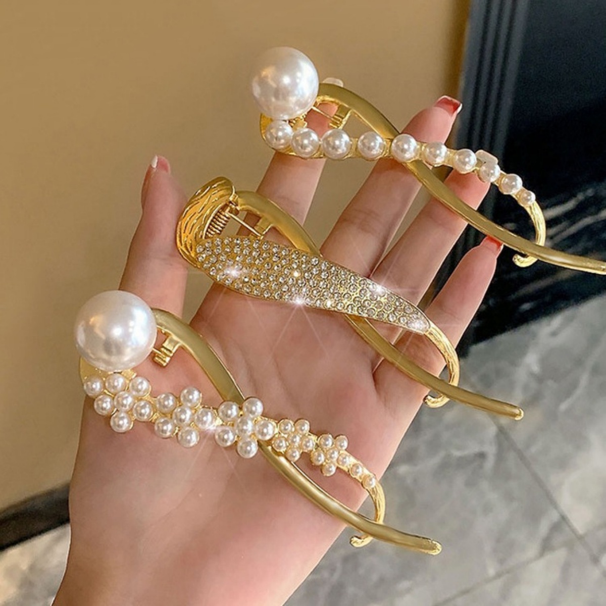 Elegant Glitter Pearl Hair Cli - Korean Lifestyle & Kids Boutique のレビューと価格